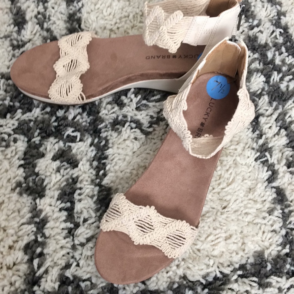 Lucky Brand women’s sandals